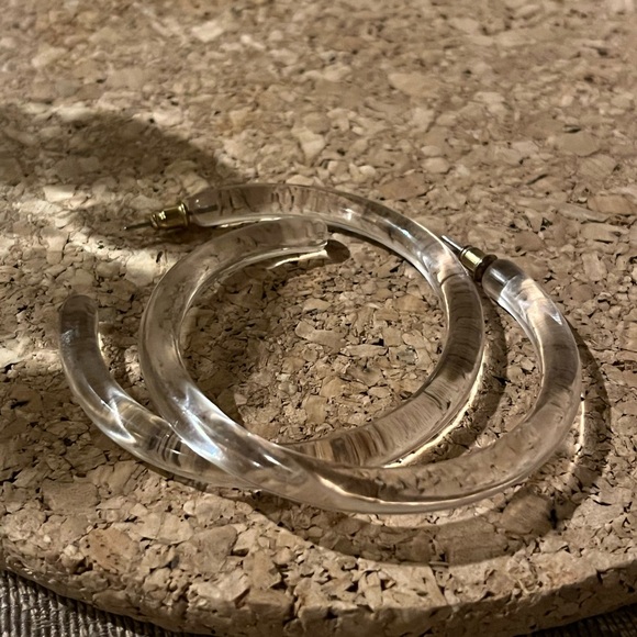 NWOT CLEAR LUCITE HOOP EARRINGS - Picture 2 of 4